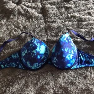 36D Victoria’s Secret push up bra by pink